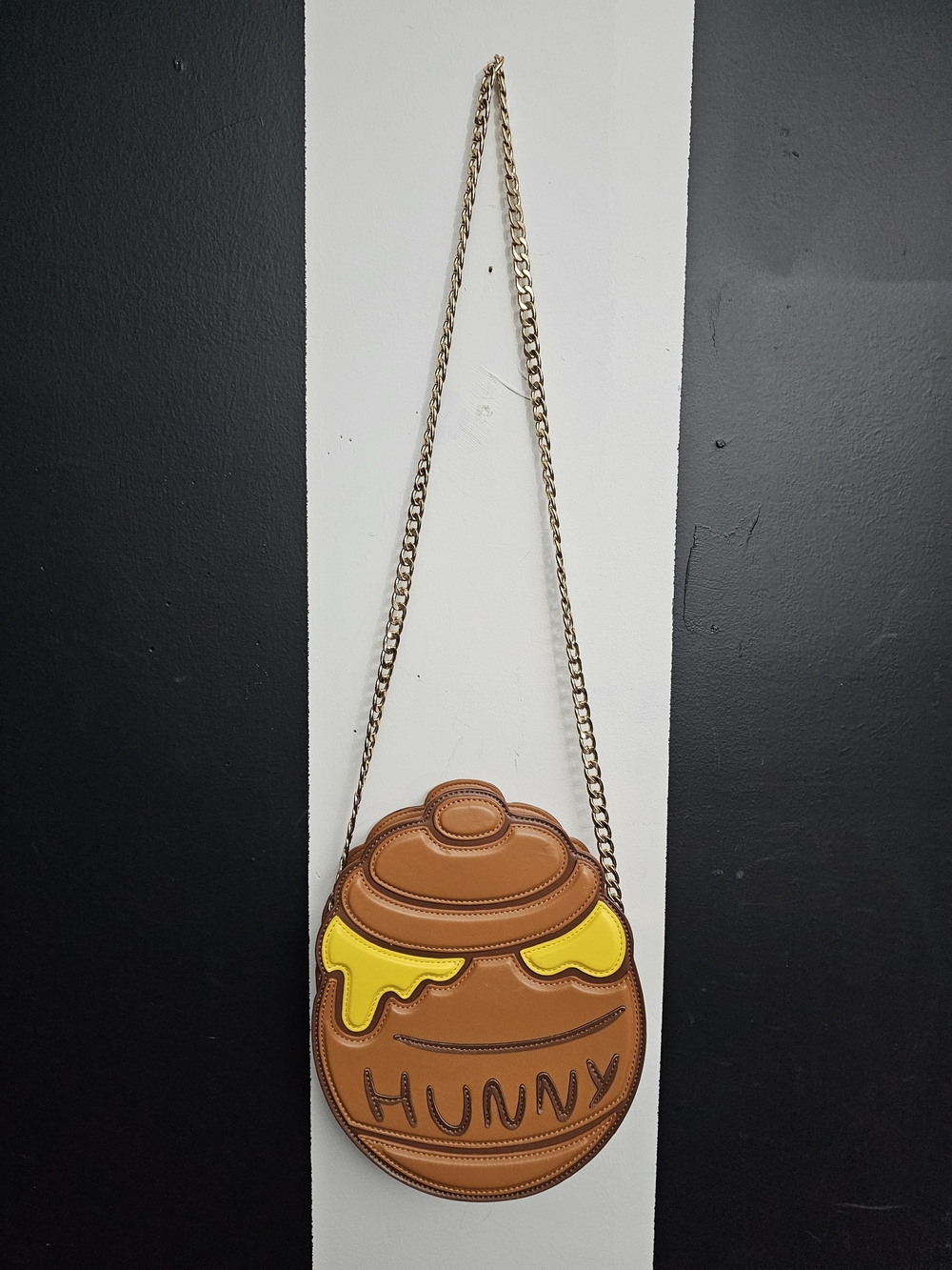 Novelty 'Hunny' Winnie The Pooh Disney Crossbody Bag in Brown and Yellow